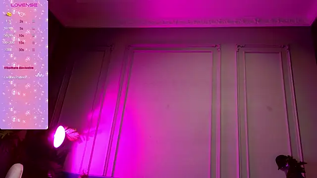 Snapshot of Liv_Fay chatting on 5, 1, 2025 Liv Fay online show from 5, 1, 2025