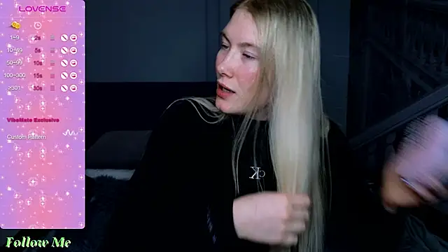 Snapshot of Liv_Fay chatting on 23, 1, 2025 Liv Fay online show from 23, 1, 2025