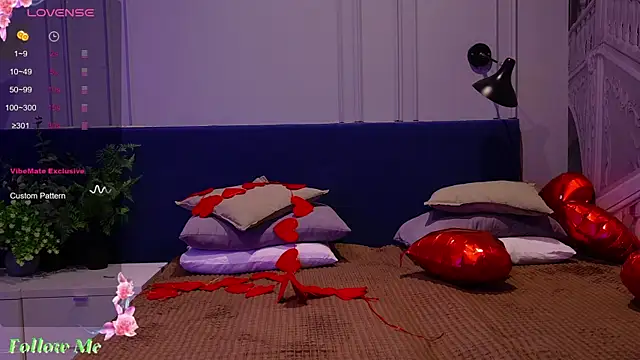 Snapshot of Liv_Fay chatting on 6, 2, 2025 Liv Fay online show from 6, 2, 2025