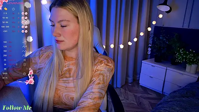 Snapshot of Liv_Fay chatting on 12, 2, 2025 Liv Fay online show from 12, 2, 2025