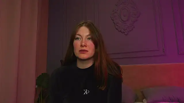 Snapshot of Liv_Fay chatting on 25, 9, 2025 Liv Fay online show from 25, 9, 2025