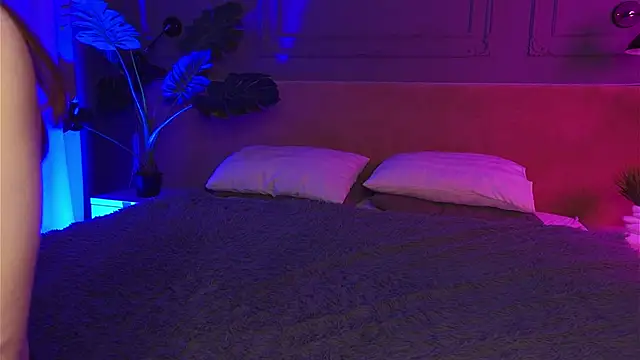 Snapshot of Liv_Fay chatting on 4, 10, 2025 Liv Fay online show from 4, 10, 2025