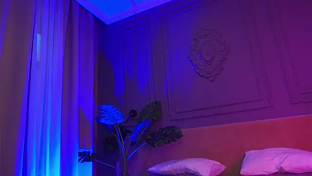 Snapshot of Liv_Fay chatting on 9, 10, 2025 Liv Fay online show from 9, 10, 2025