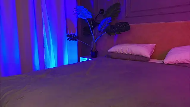 Snapshot of Liv_Fay chatting on 10, 10, 2025 Liv Fay online show from 10, 10, 2025