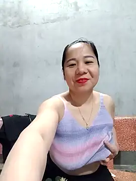 Snapshot of Queen_18200 chatting on 16, 12, 2024 Queen 18200 online show from 16, 12, 2024