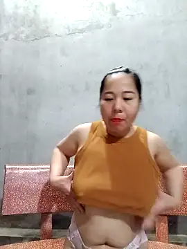 Snapshot of Queen_18200 chatting on 17, 12, 2024 Queen 18200 online show from 17, 12, 2024