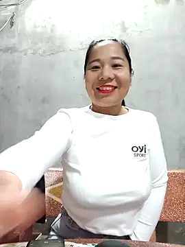 Snapshot of Queen_18200 chatting on 21, 12, 2024 Queen 18200 online show from 21, 12, 2024