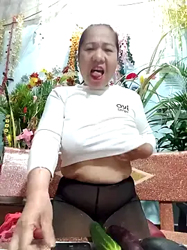 Snapshot of Queen_18200 chatting on 19, 1, 2025 Queen 18200 online show from 19, 1, 2025
