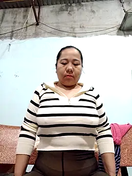 Snapshot of Queen_18200 chatting on 18, 11, 2025 Queen 18200 online show from 18, 11, 2025