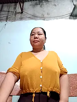 Snapshot of Queen_18200 chatting on 17, 12, 2025 Queen 18200 online show from 17, 12, 2025