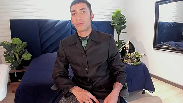 Snapshot of DrakeNeumann chatting on 13, 2, 2025 DrakeNeumann online show from 13, 2, 2025