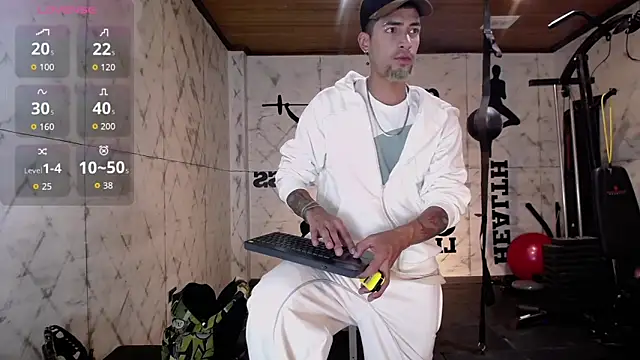 Snapshot of DrakeNeumann chatting on 7, 10, 2025 DrakeNeumann online show from 7, 10, 2025