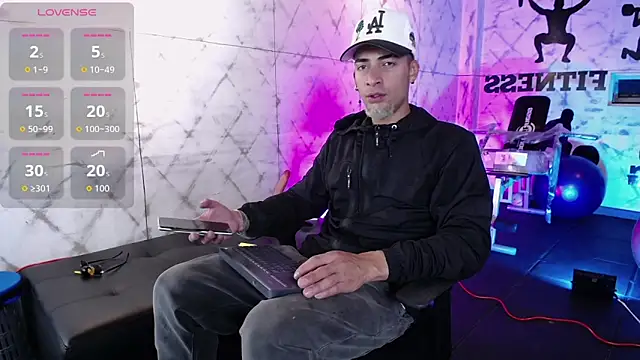 Snapshot of DrakeNeumann chatting on 17, 10, 2025 DrakeNeumann online show from 17, 10, 2025