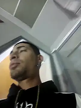 Snapshot of DrakeNeumann chatting on 25, 10, 2025 DrakeNeumann online show from 25, 10, 2025