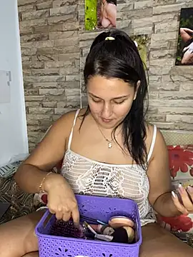 Snapshot of saray_gomez22 chatting on 20, 1, 2025 saray gomez22 online show from 20, 1, 2025