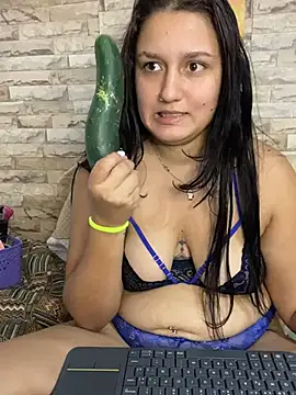 Snapshot of saray_gomez22 chatting on 6, 2, 2025 saray gomez22 online show from 6, 2, 2025
