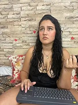 Snapshot of saray_gomez22 chatting on 21, 2, 2025 saray gomez22 online show from 21, 2, 2025