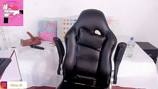 Snapshot of Chleo__ chatting on 21, 10, 2025 Chleo   online show from 21, 10, 2025