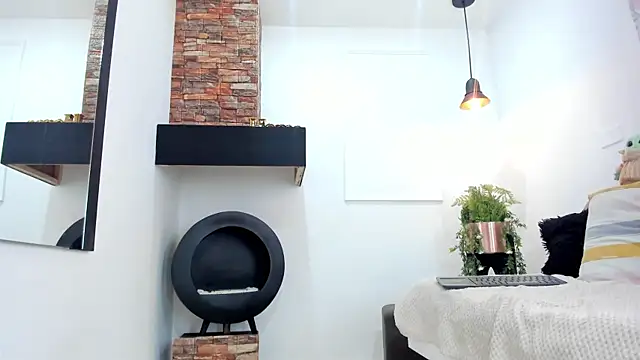 Miranda doll  online show from 16, 1, 2025