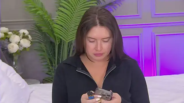 Snapshot of TrishaWinslet chatting on 5, 10, 2025 TrishaWinslet online show from 5, 10, 2025