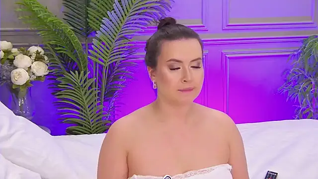 Snapshot of TrishaWinslet chatting on 22, 10, 2025 TrishaWinslet online show from 22, 10, 2025