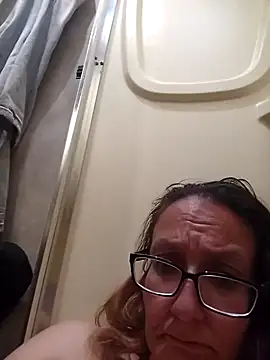 ILUV2TUCHMYKITTY online show from 20, 10, 2025