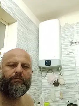 Snapshot of AlexandruCsaba chatting on 18, 5, 2026 AlexandruCsaba online show from 18, 5, 2026