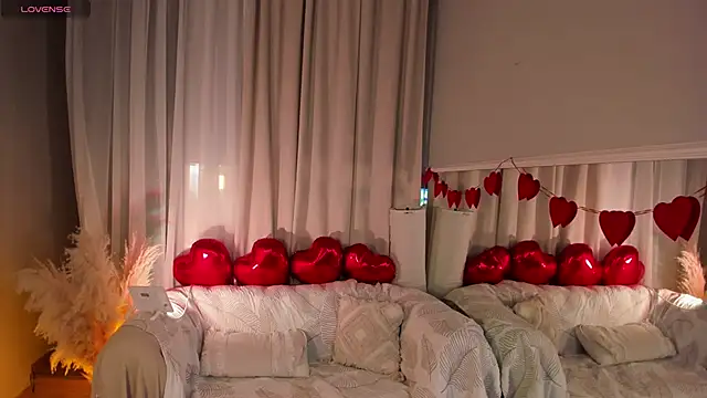 Snapshot of _Rose_Charming_ chatting on 16, 2, 2025 Rose Charming online show from 16, 2, 2025