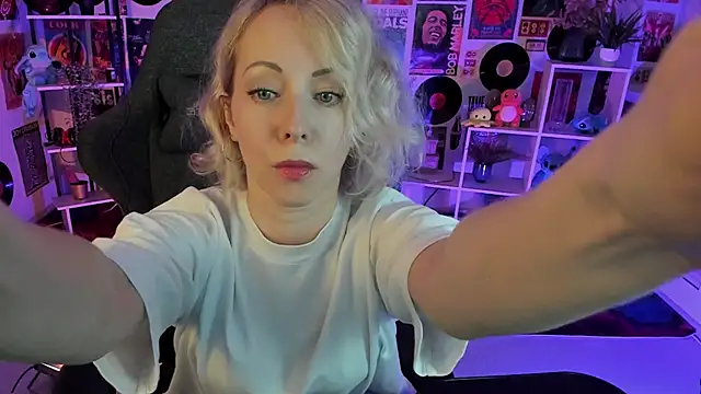 Snapshot of LylithSkye chatting on 10, 12, 2024 LylithSkye online show from 10, 12, 2024