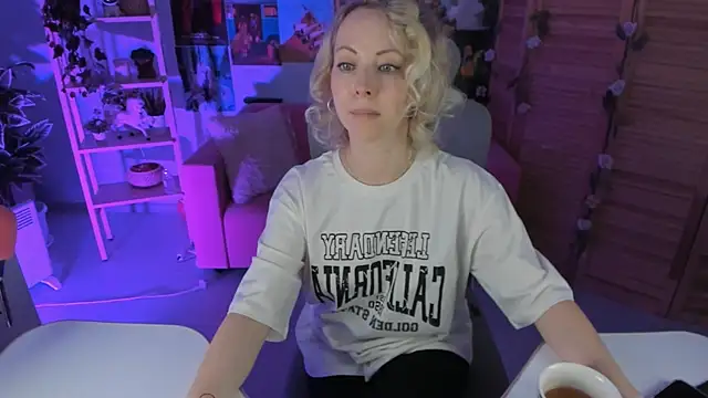 Snapshot of LylithSkye chatting on 22, 2, 2025 LylithSkye online show from 22, 2, 2025