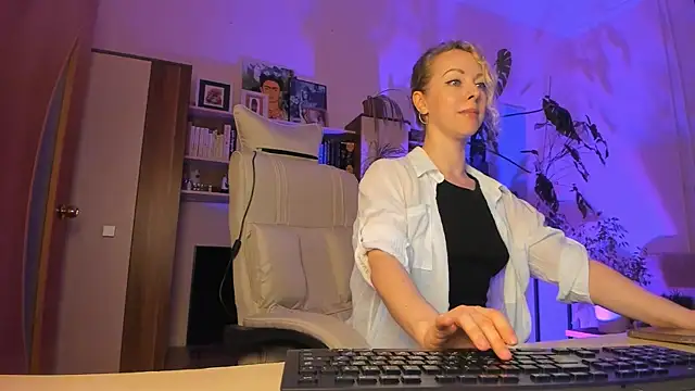 Snapshot of LylithSkye chatting on 3, 4, 2026 LylithSkye online show from 3, 4, 2026