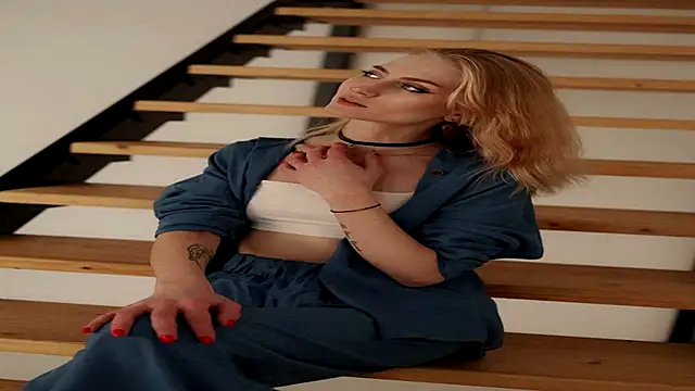 MarthaGees online show from 8, 11, 2025