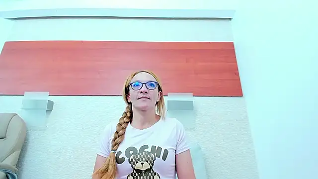 Snapshot of maddy_cartter chatting on 23, 2, 2026 maddy cartter online show from 23, 2, 2026