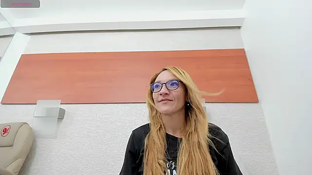 Snapshot of maddy_cartter chatting on 25, 3, 2026 maddy cartter online show from 25, 3, 2026