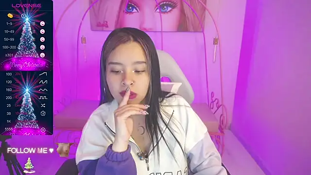 Mia Lopez  online show from 2, 12, 2024