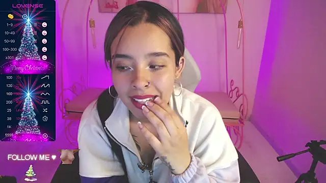 Mia Lopez  online show from 16, 12, 2024