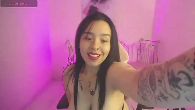 Mia Lopez  online show from 8, 2, 2025