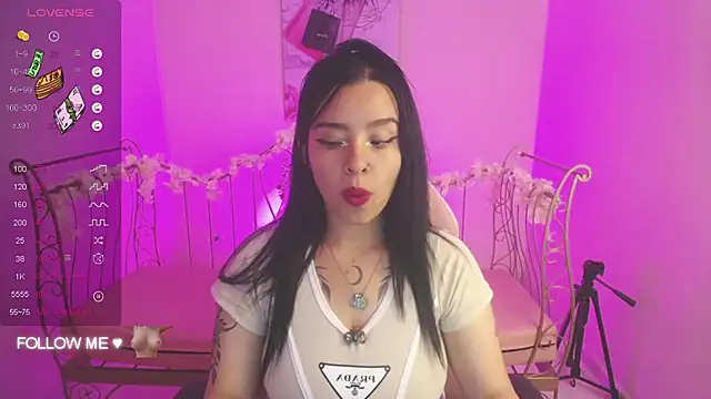 Mia Lopez  online show from 10, 2, 2025