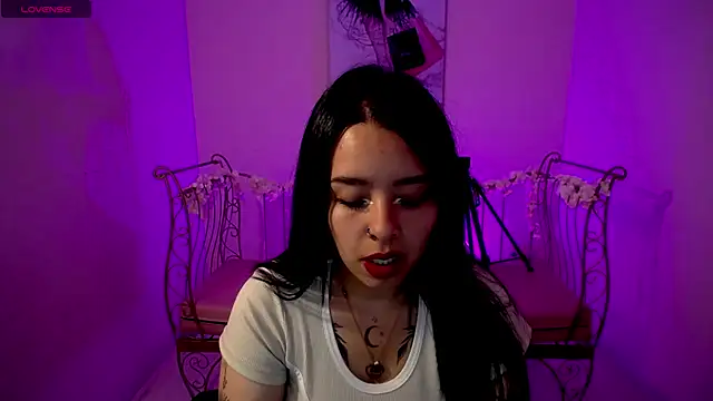 Mia Lopez  online show from 22, 3, 2025