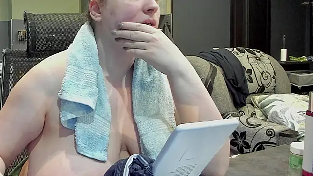 Snapshot of 1lindsey1 chatting on 11, 2, 2025 1lindsey1 online show from 11, 2, 2025