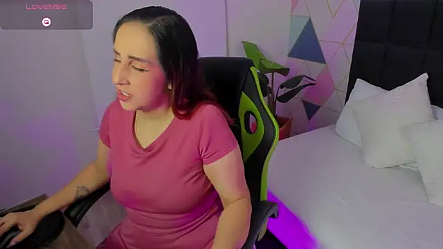 jadde13  online show from 6, 10, 2025