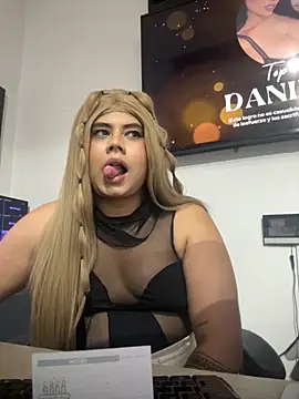 Snapshot of Tom_Silver__ chatting on 8, 10, 2025 Tom Silver online show from 8, 10, 2025