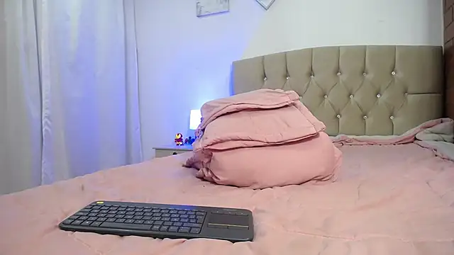 zoe alanaa online show from 2, 2, 2025