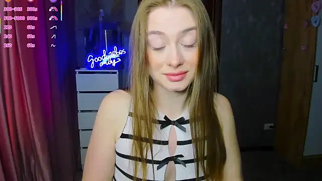 Demure Smile online show from 26, 9, 2025