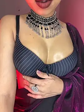 Snapshot of Hot-sexy222 chatting on 5, 11, 2025 Hot-sexy222 online show from 5, 11, 2025