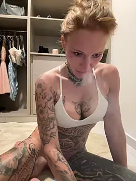 Snapshot of redNatified chatting on 5, 3, 2026 redNatified online show from 5, 3, 2026