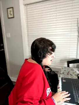 Snapshot of ThicBunz chatting on 27, 10, 2025 ThicBunz online show from 27, 10, 2025