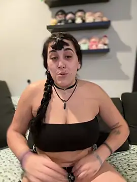 Snapshot of ThicBunz chatting on 29, 10, 2025 ThicBunz online show from 29, 10, 2025