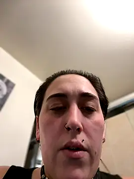 Snapshot of ThicBunz chatting on 2, 11, 2025 ThicBunz online show from 2, 11, 2025