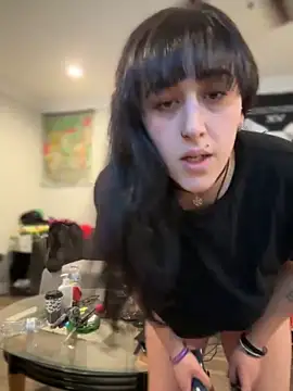 Snapshot of ThicBunz chatting on 5, 11, 2025 ThicBunz online show from 5, 11, 2025